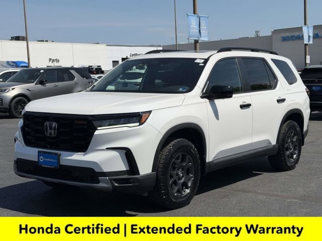 Used 2025 Honda Pilot TrailSport SUV