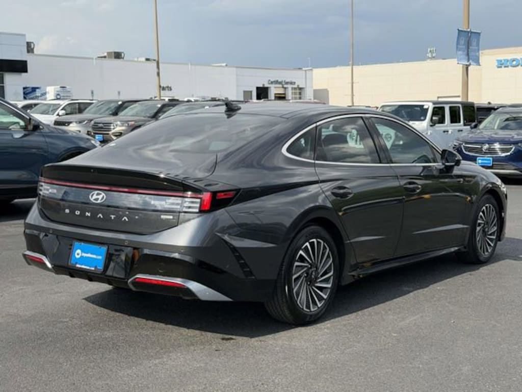 Used 2025 Hyundai Sonata Hybrid Limited Sedan