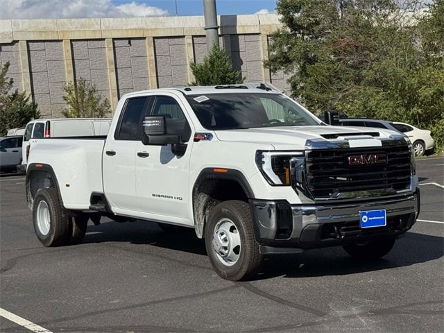 2026 GMC Sierra 3500HD Pro's photo