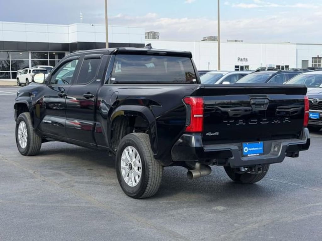 Used 2024 Toyota Tacoma 4WD SR5 Truck Double Cab