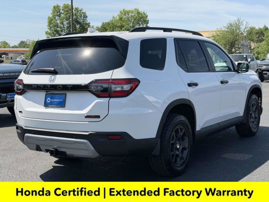Used 2025 Honda Pilot TrailSport SUV