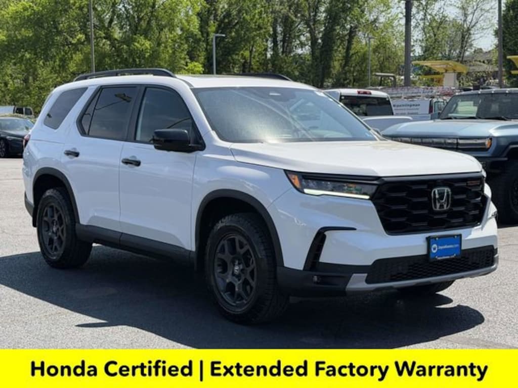 Used 2025 Honda Pilot TrailSport SUV