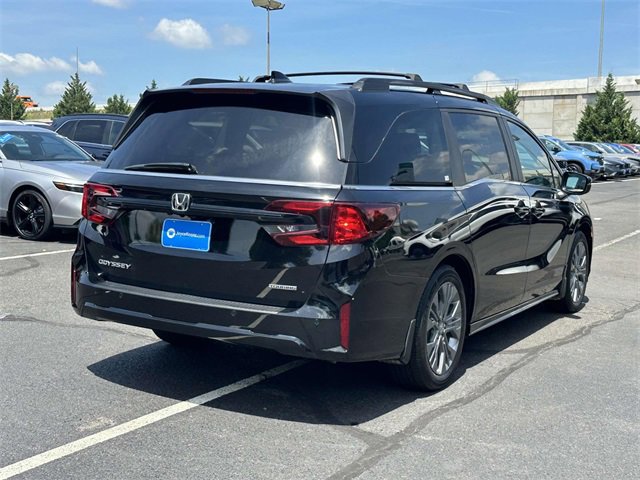 2025 Honda Odyssey Touring photo 2