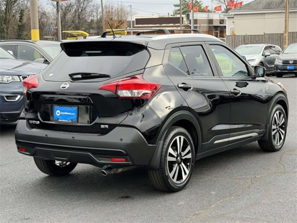 Used 2020 Nissan Kicks SR SUV