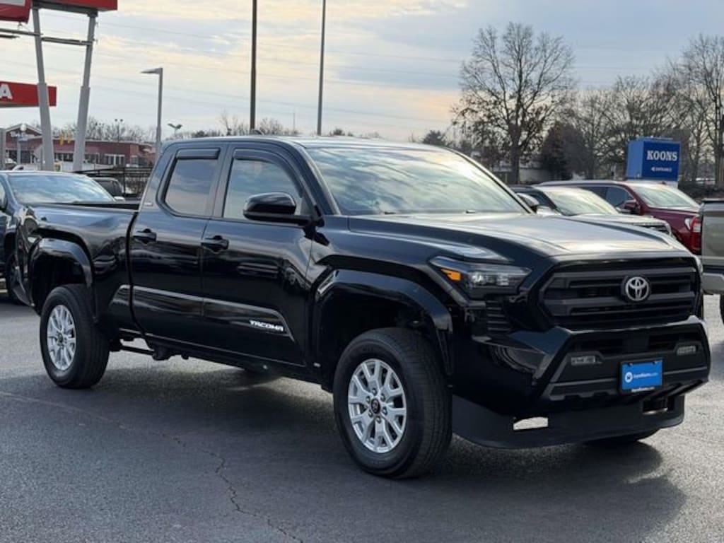 Used 2024 Toyota Tacoma 4WD SR5 Truck Double Cab