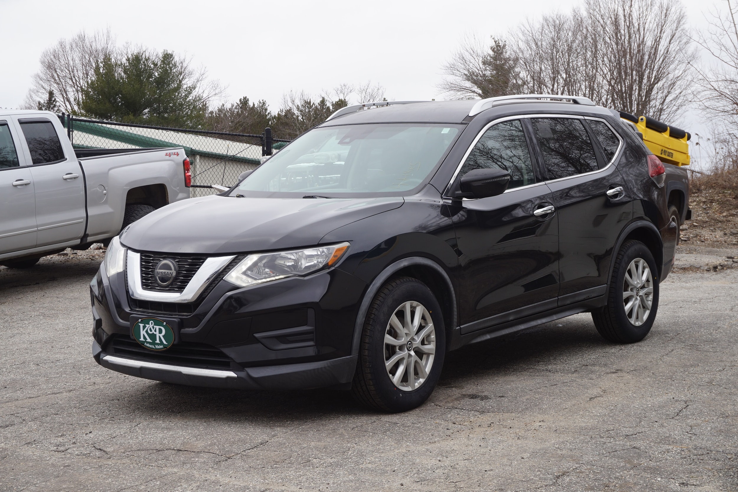 View vehicle photo 3