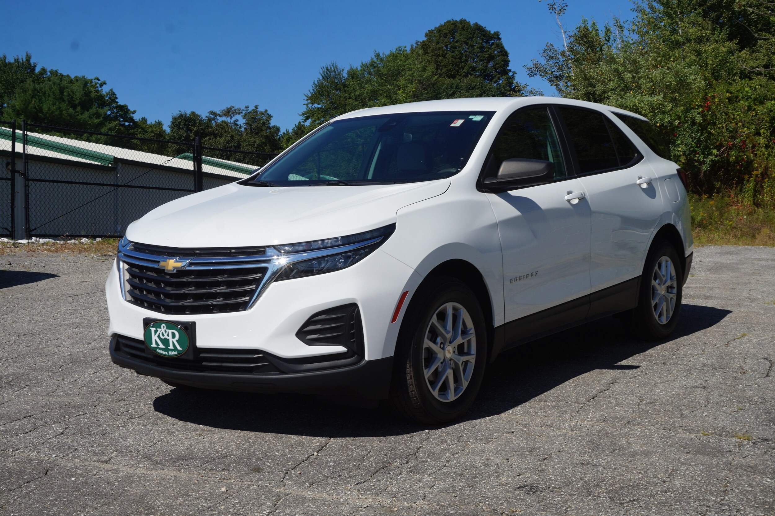 2022 Chevrolet Equinox LS photo 3