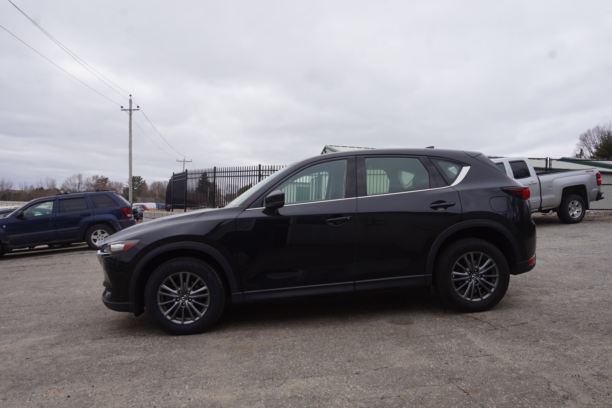 View vehicle photo 4