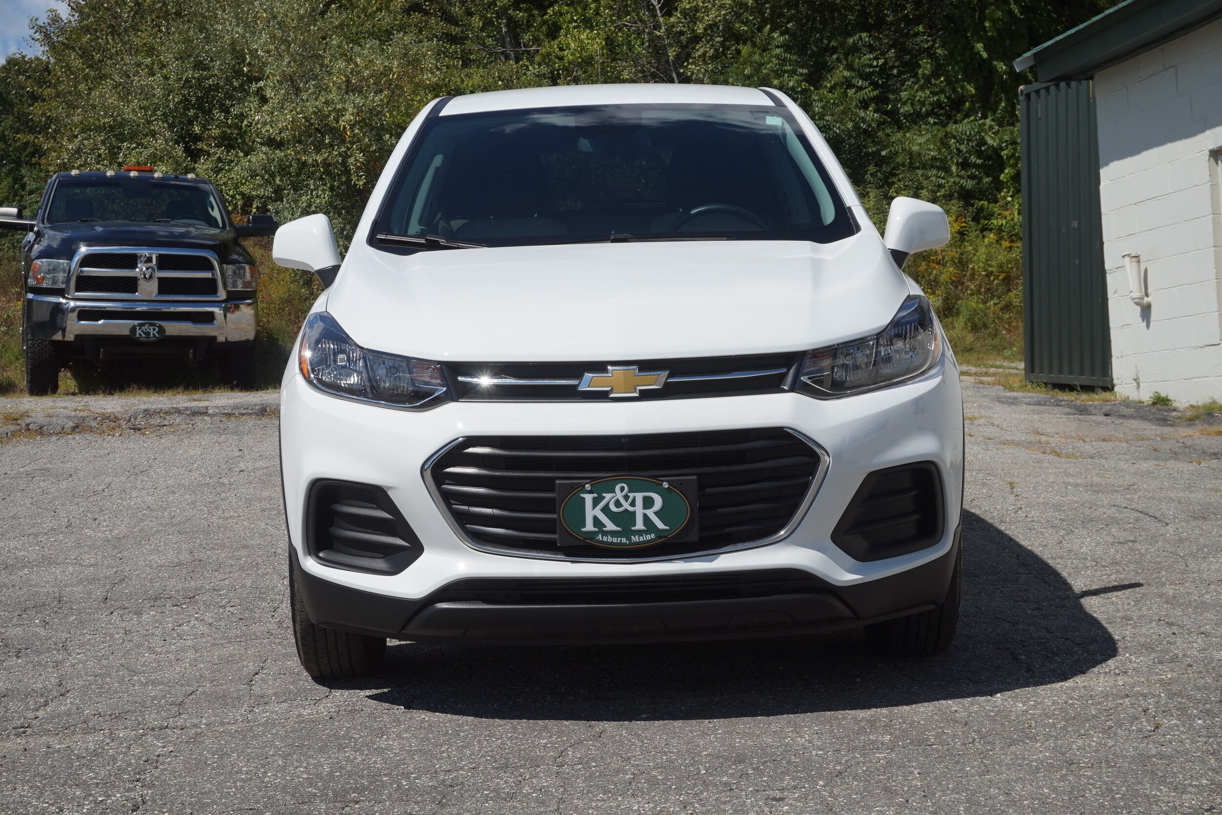 2022 Chevrolet Trax LS photo 2