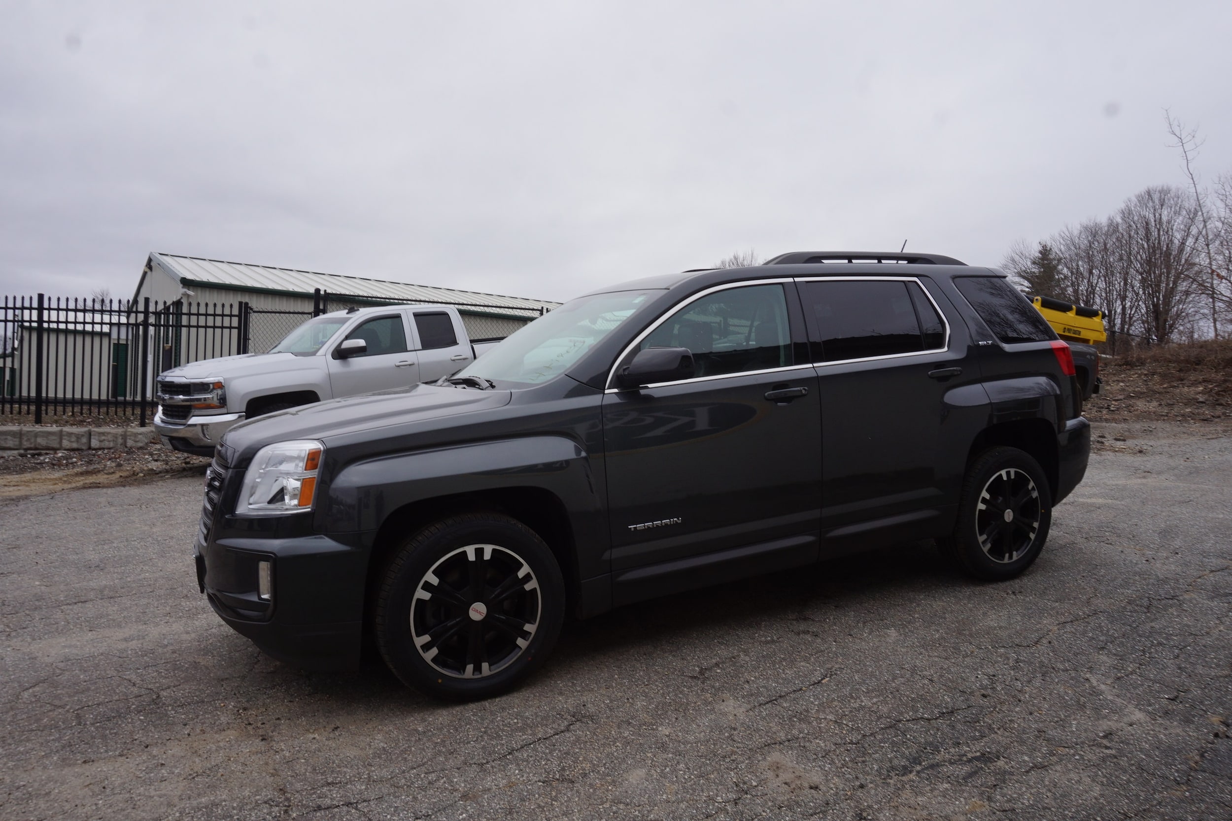 View vehicle photo 4