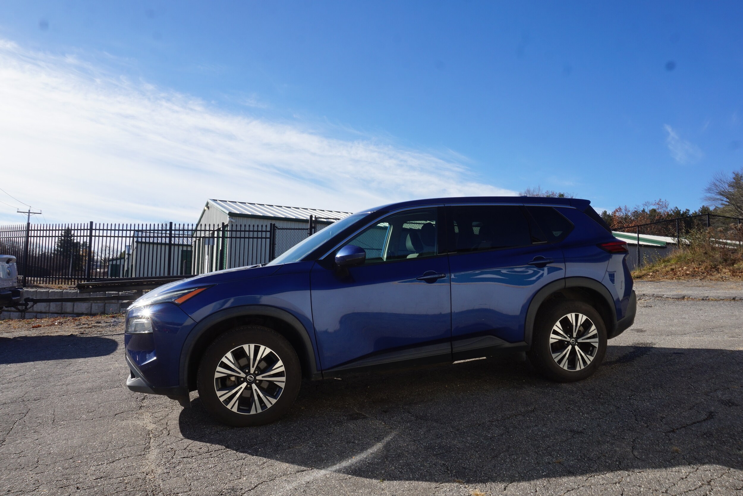 2021 Nissan Rogue SV photo 3
