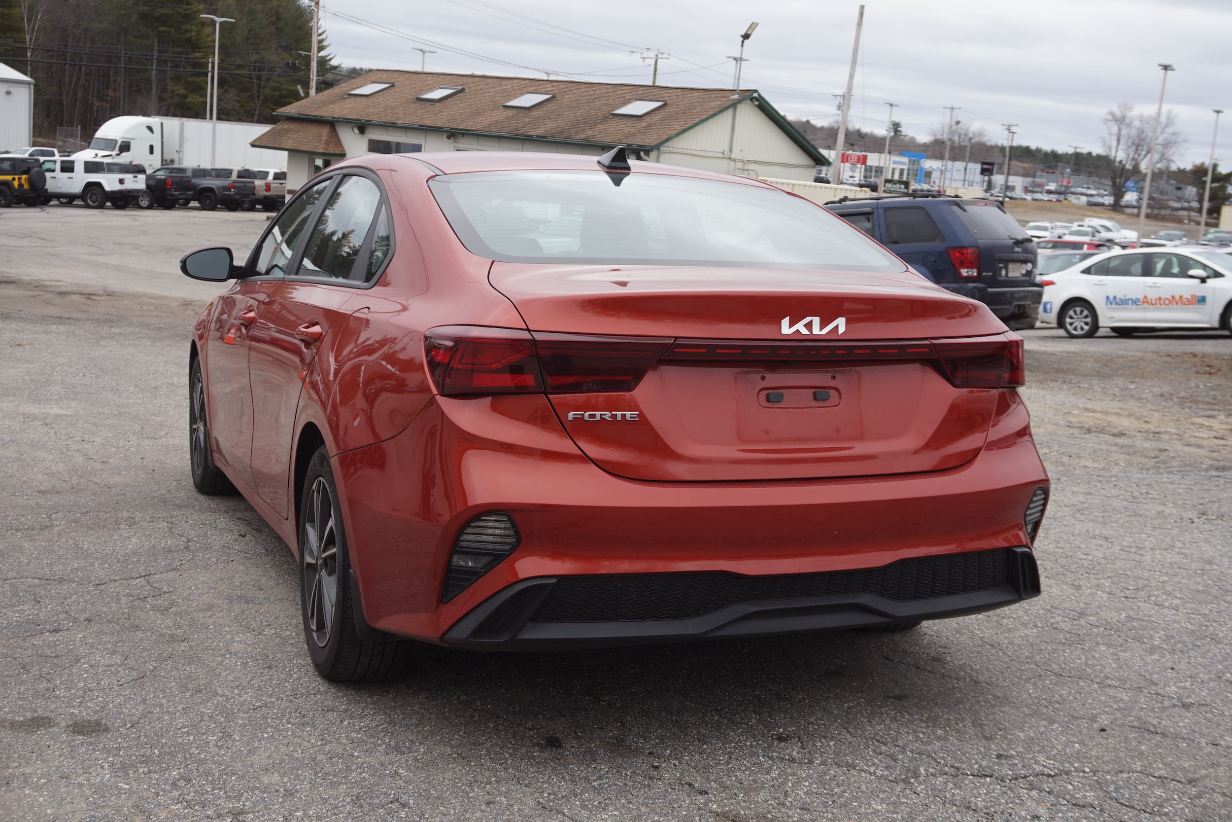 View vehicle photo 7