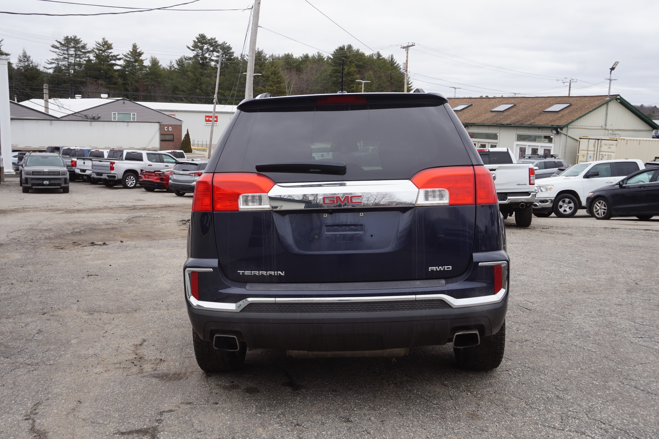 View vehicle photo 6