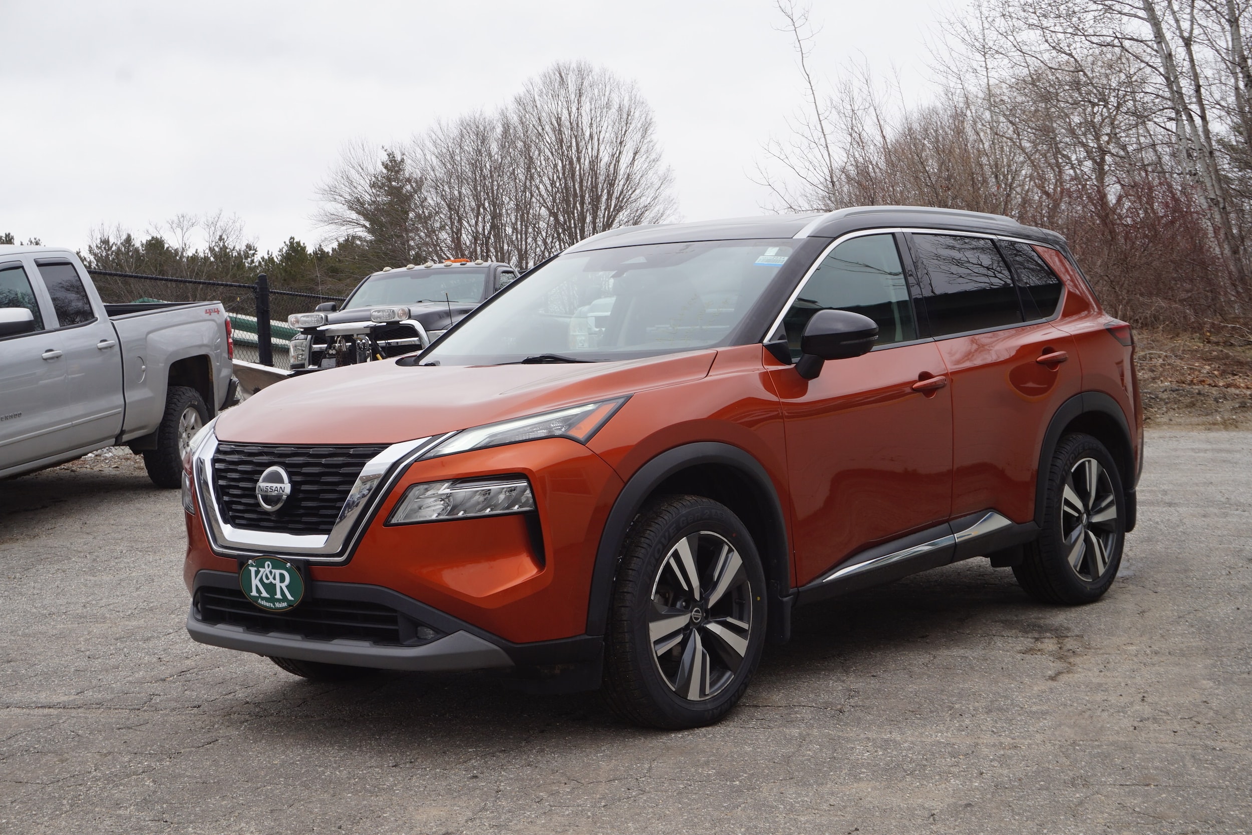 View vehicle photo 3