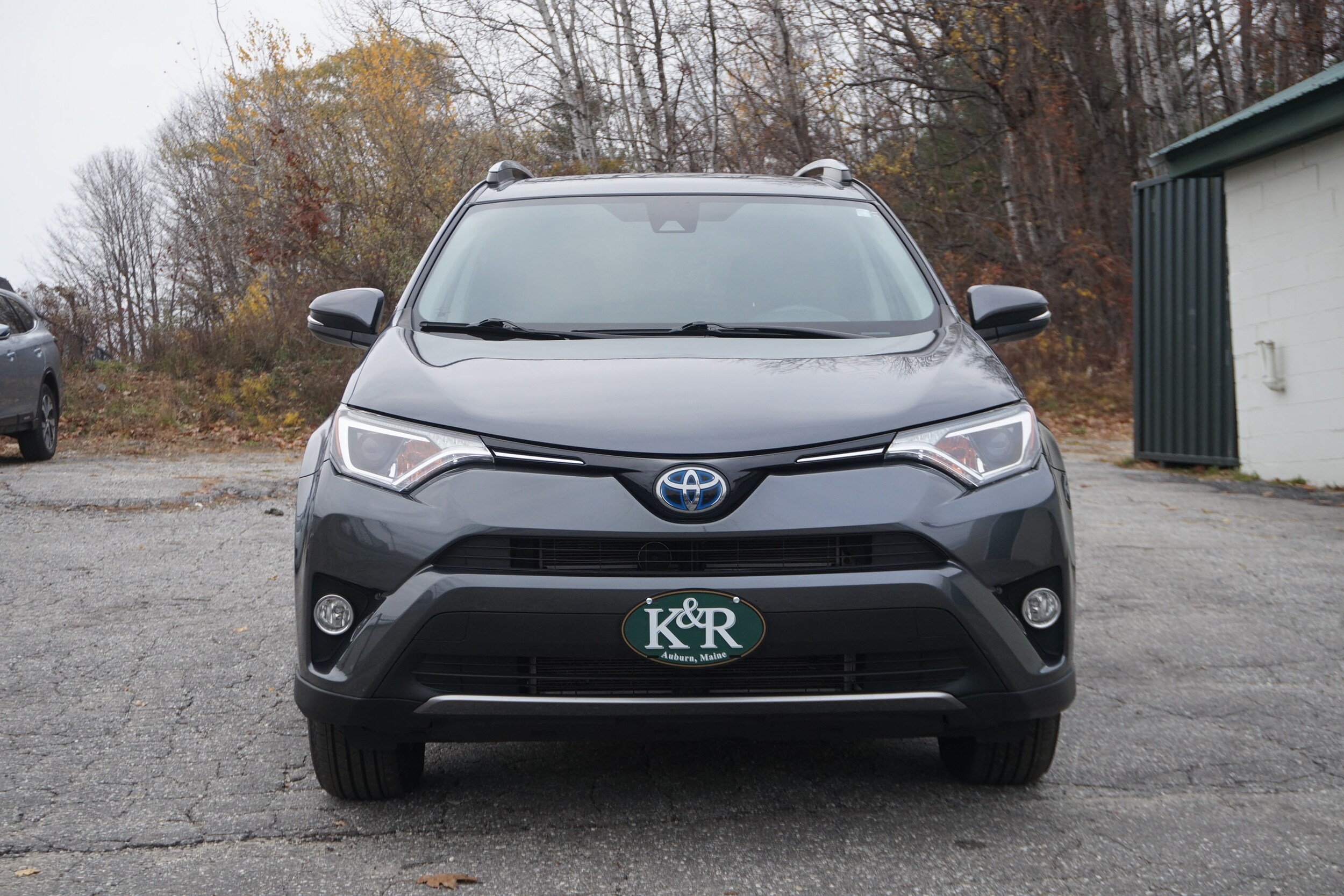 2018 Toyota RAV4 Hybrid photo 2