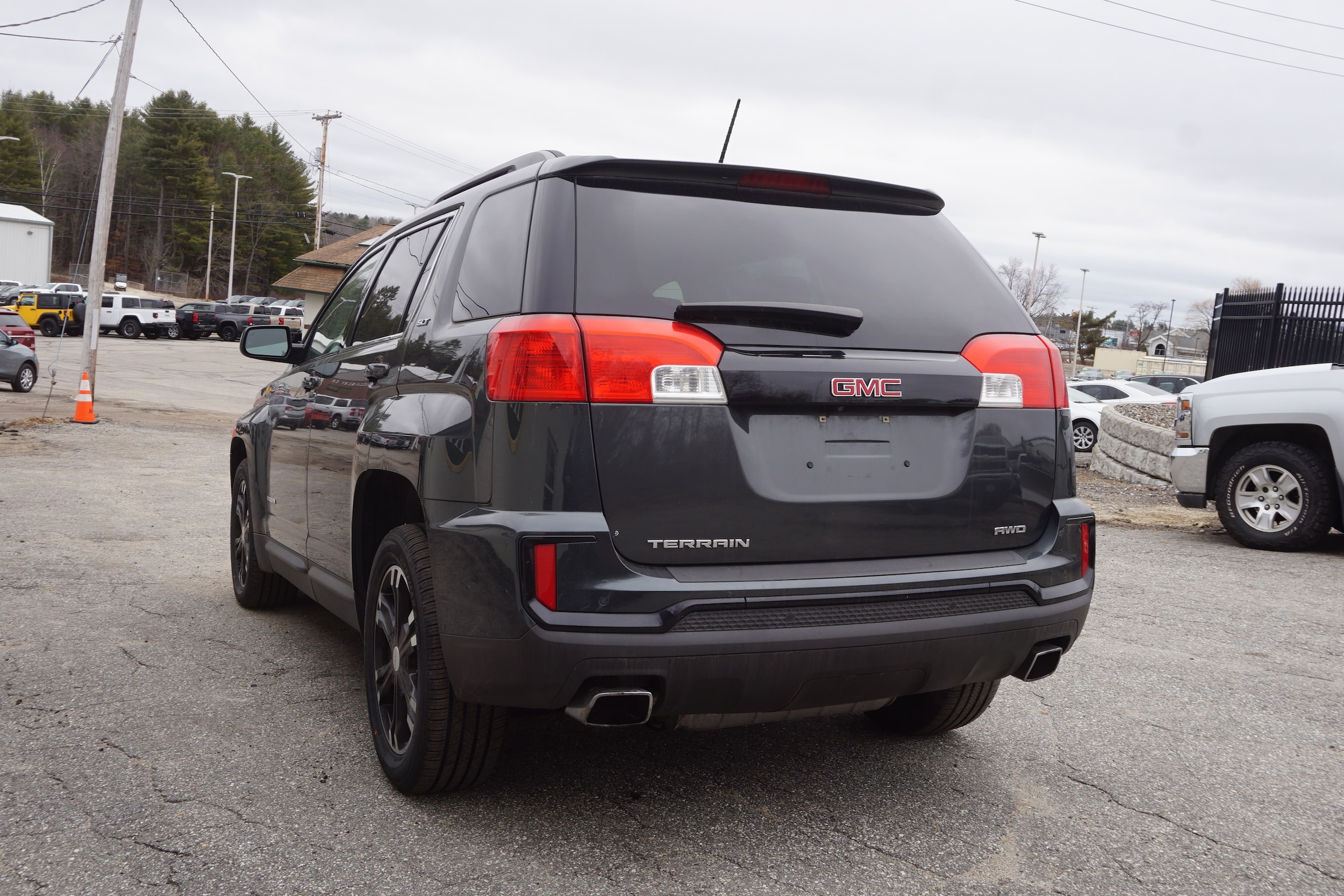 View vehicle photo 6