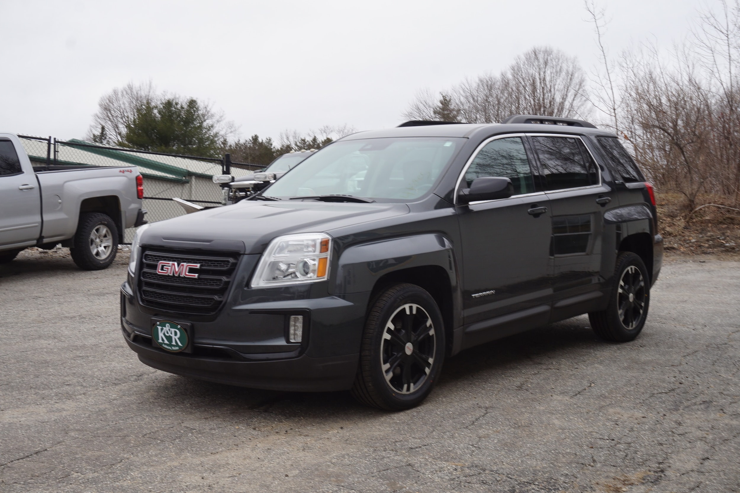 View vehicle photo 3