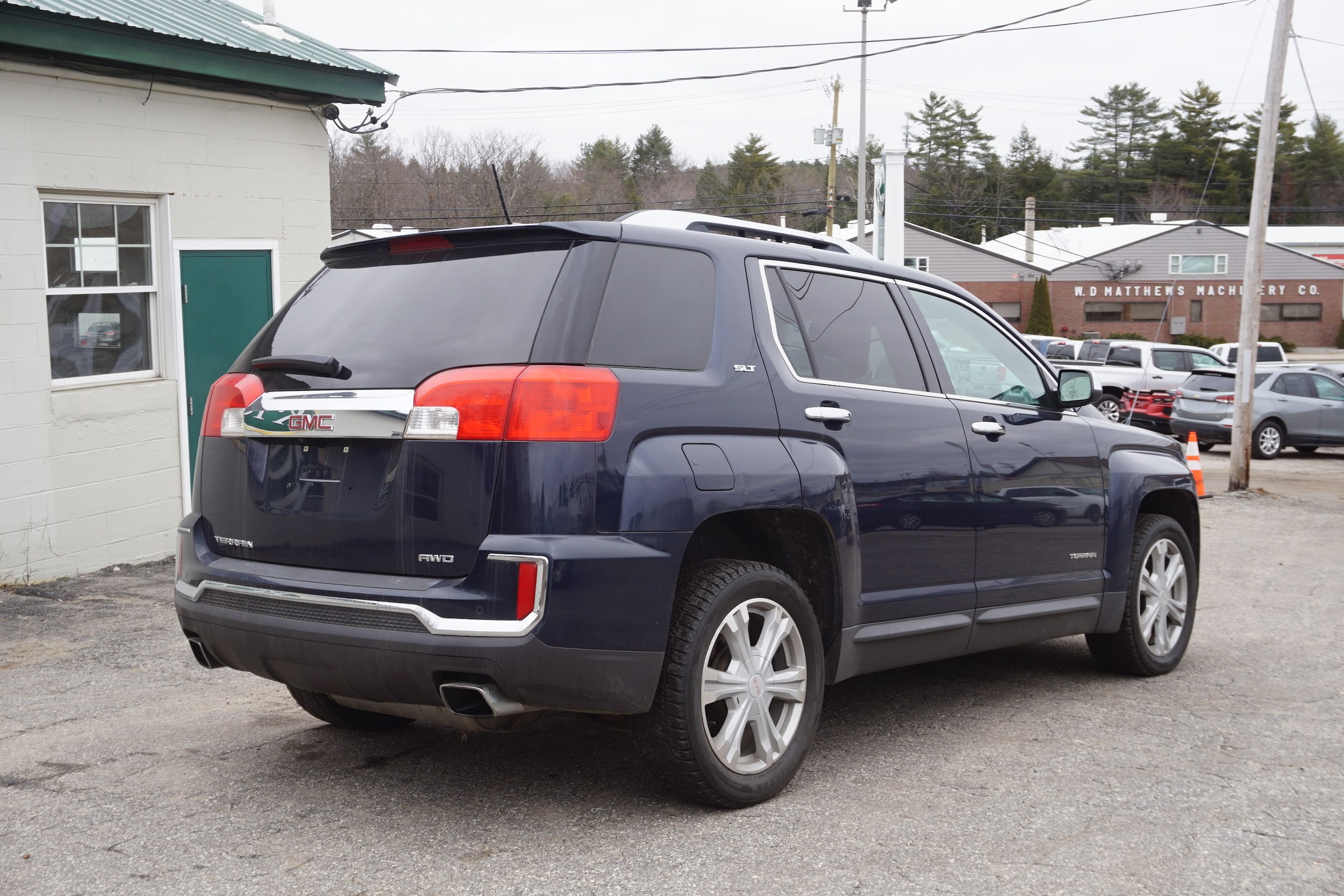 View vehicle photo 7