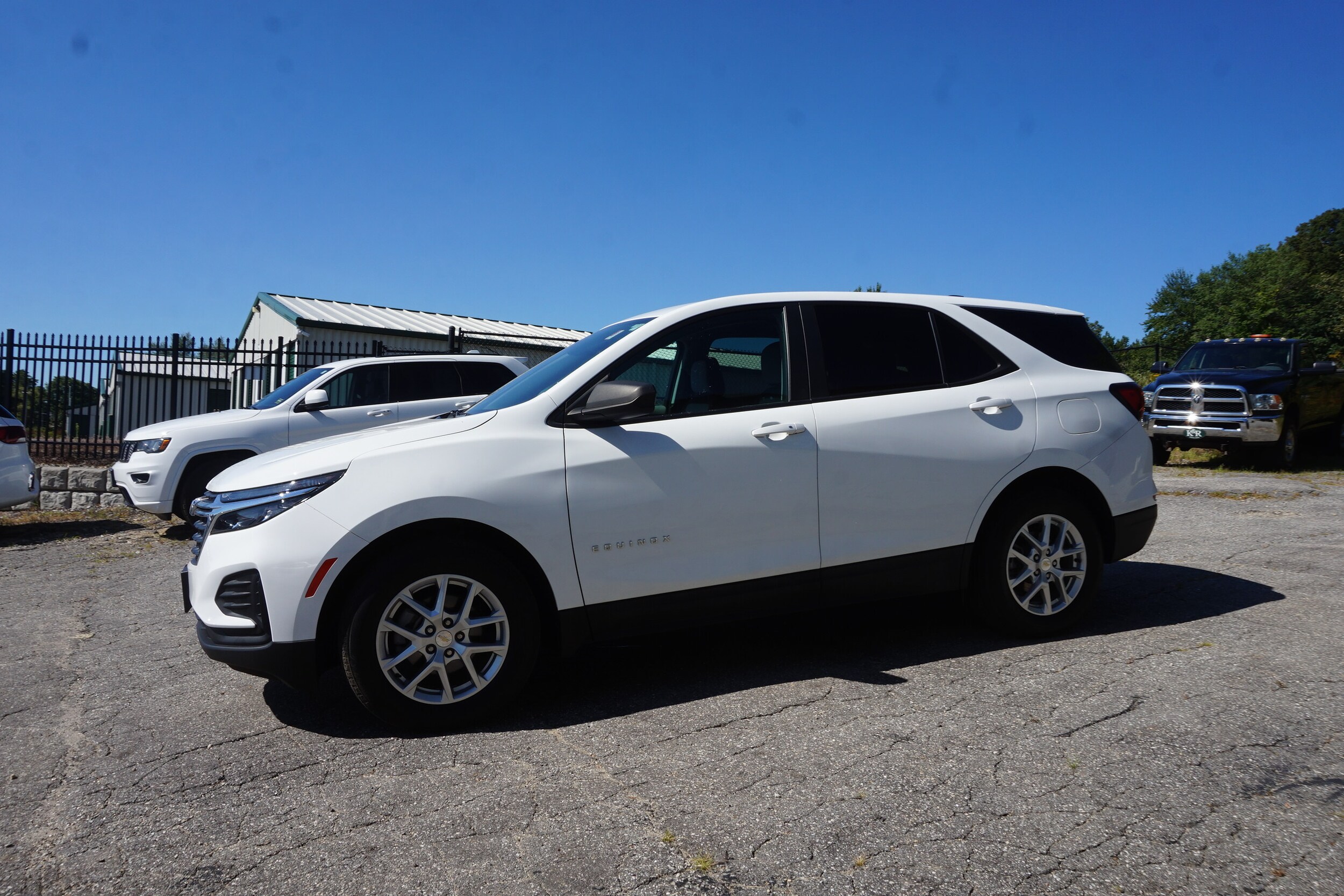 2022 Chevrolet Equinox LS photo 4