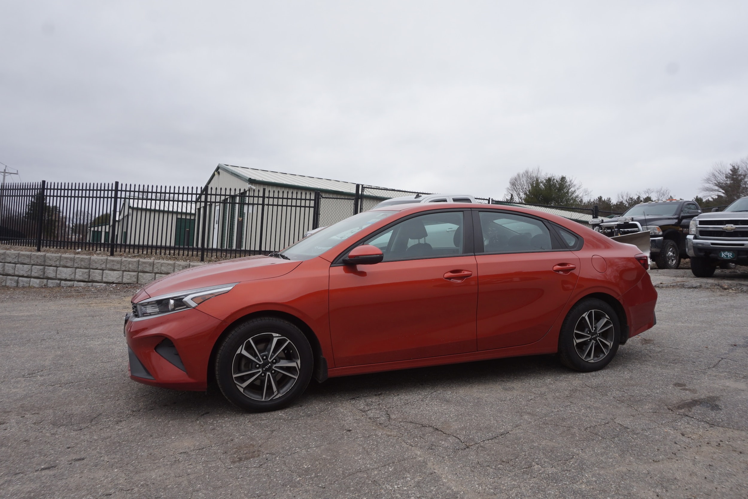 View vehicle photo 4