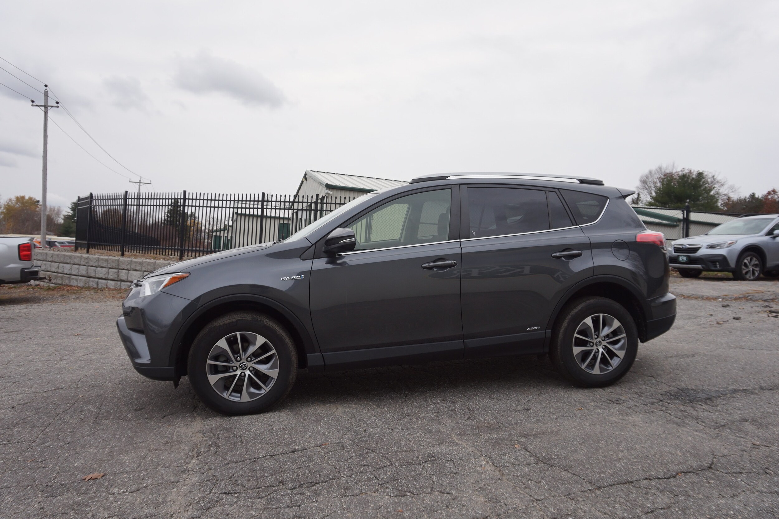 2018 Toyota RAV4 Hybrid photo 4