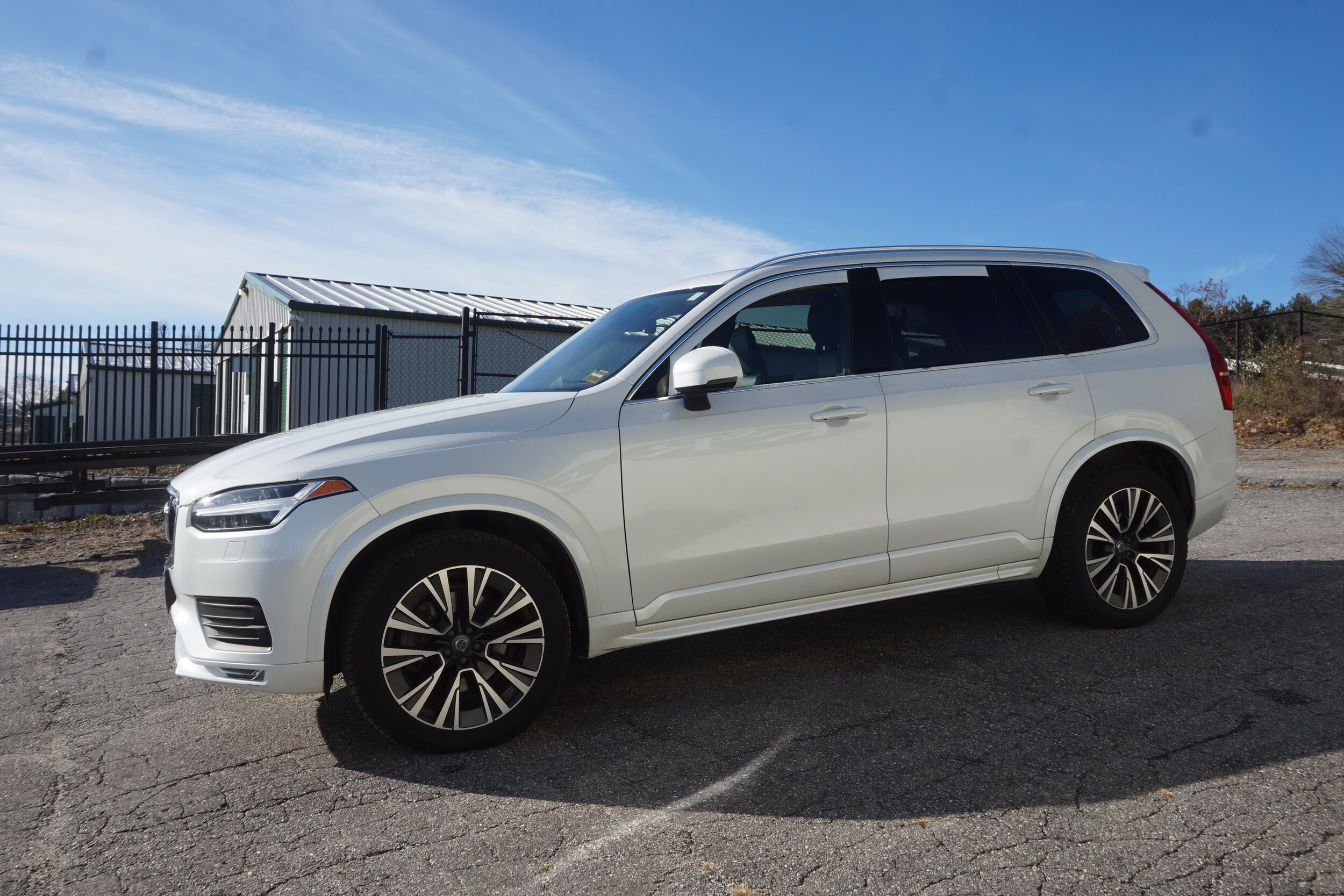 2021 Volvo XC90 T5 Momentum photo 3