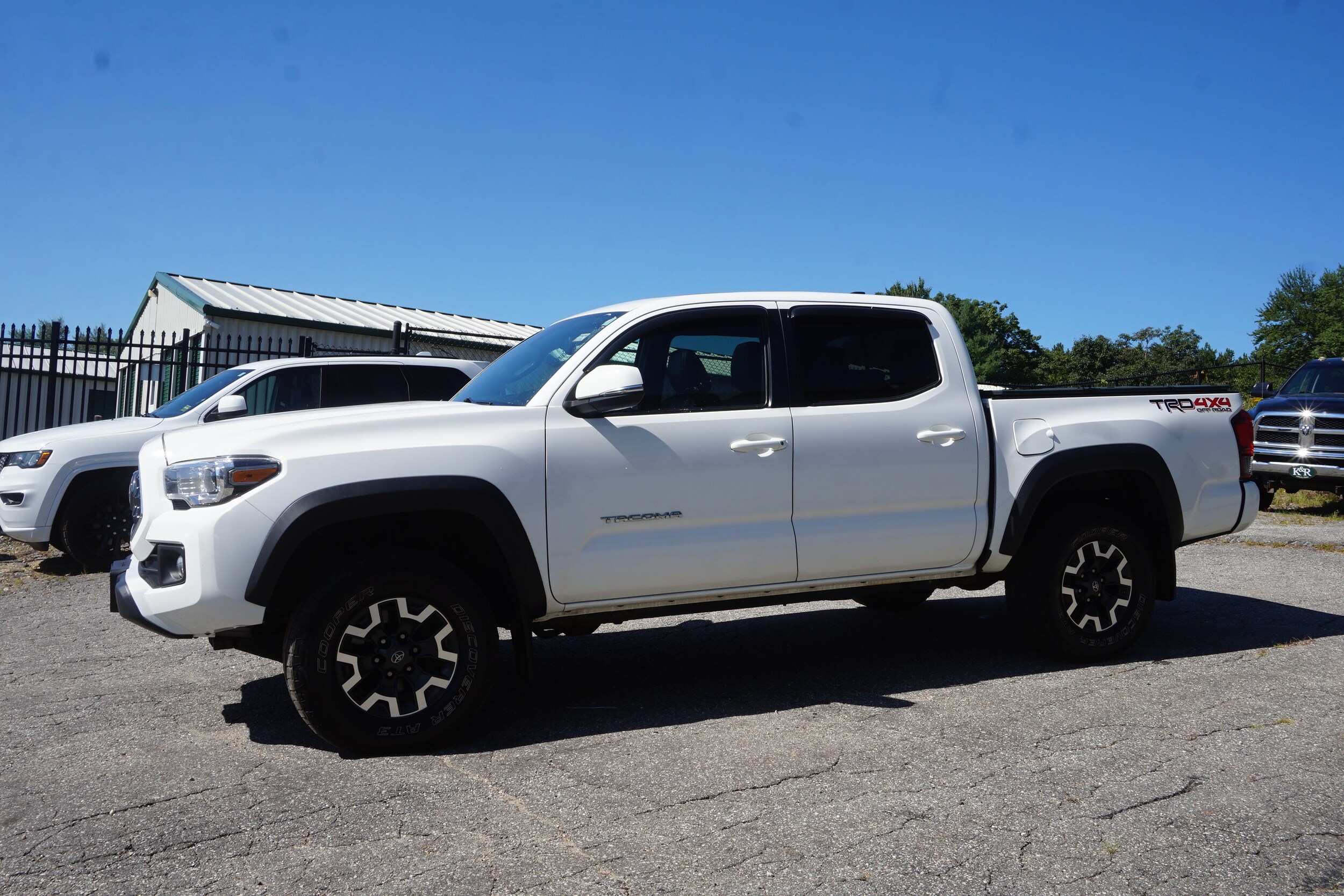 2019 Toyota Tacoma TRD V6 photo 3
