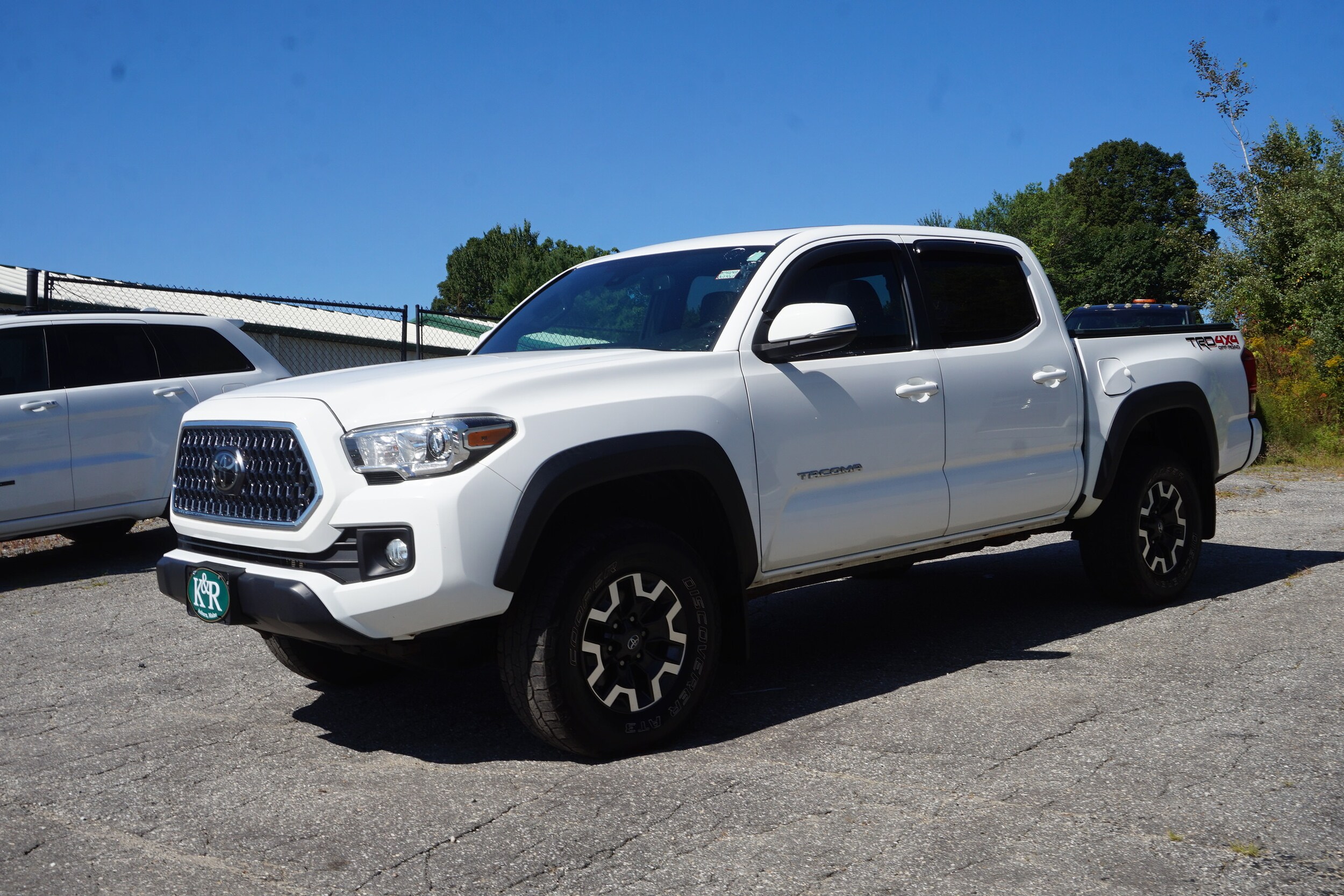 2019 Toyota Tacoma TRD V6 photo 2