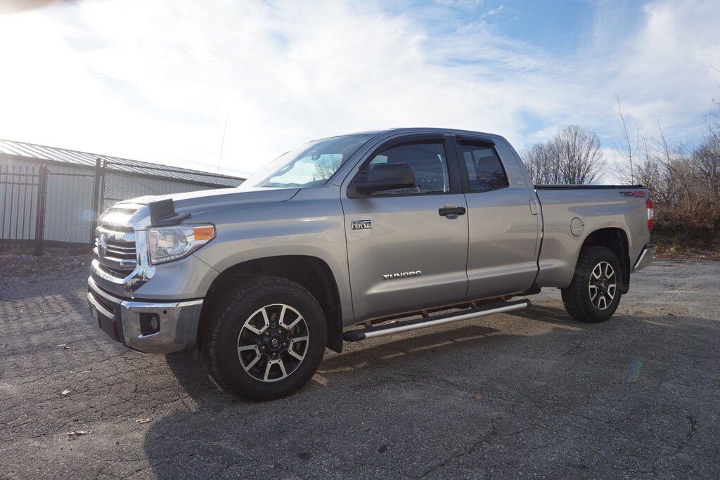 Used 2017 Toyota Tundra For Sale at K & R Auto Sales VIN 5TFUY5F13HX596554