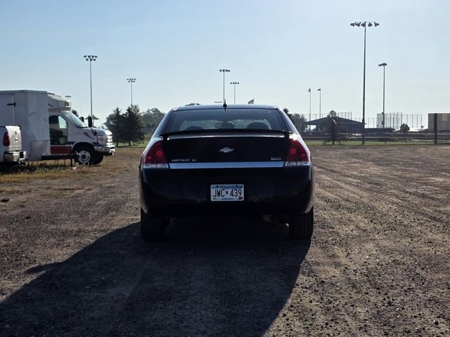 2010 Chevrolet Impala photo 3