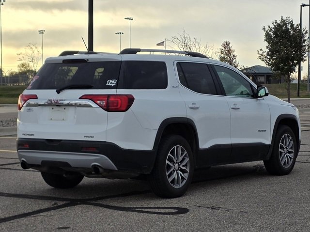 2017 Gmc Acadia SLE photo 3