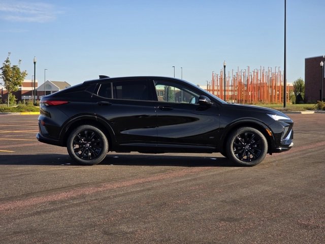 2025 Buick Envista ST photo 2