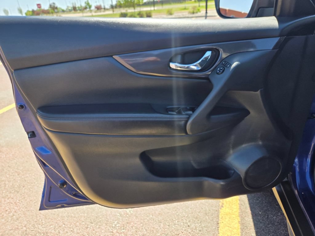 2018 Nissan Rogue SV - Photo 14