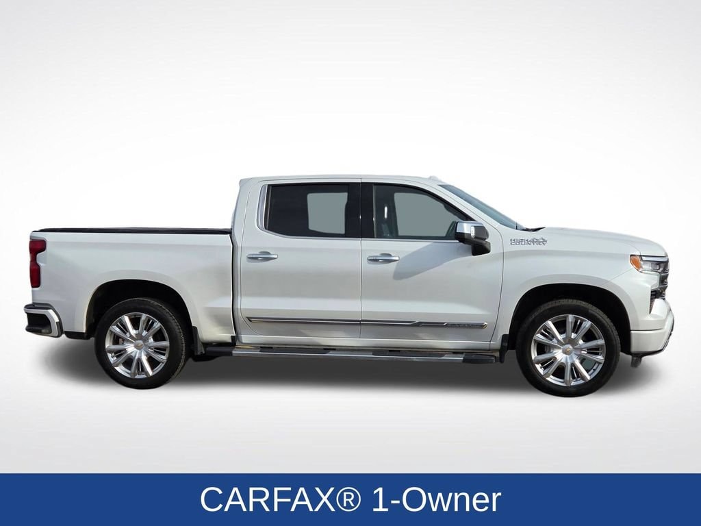 Used 2025 Chevrolet Silverado 1500 High Country with VIN 1GCUKJED6SZ105511 for sale in Marshall, Minnesota