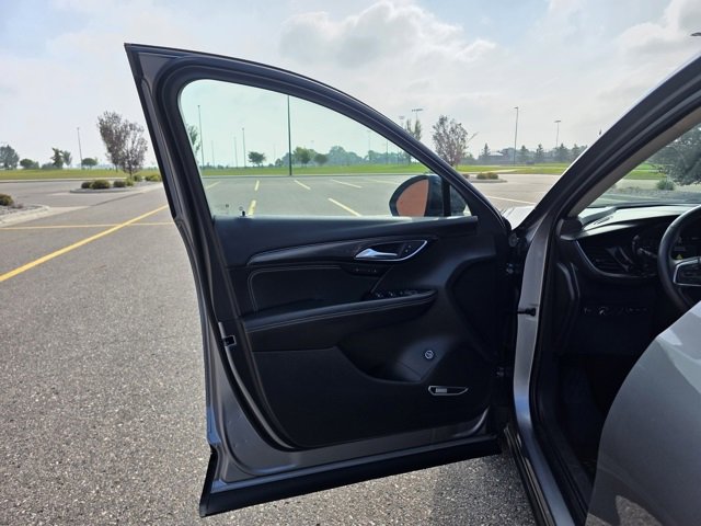 2022 Buick Envision Essence photo 4
