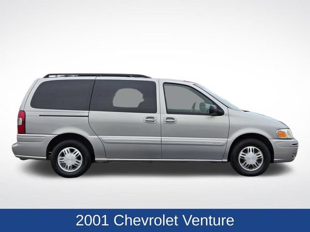 Used 2001 Chevrolet Venture Warner Bros. Edition with VIN 1GNDX13E01D160083 for sale in Marshall, Minnesota