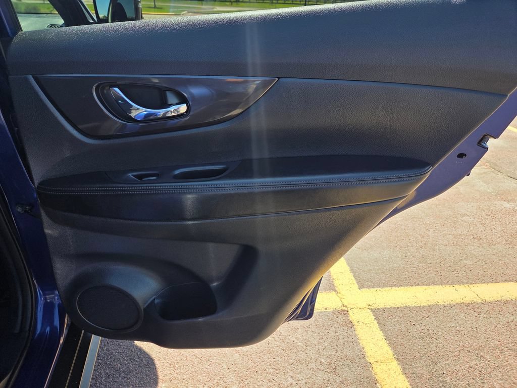 2018 Nissan Rogue SV - Photo 37