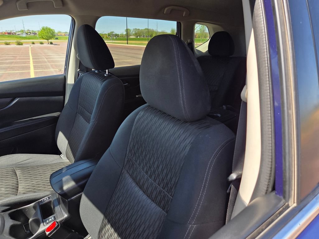 2018 Nissan Rogue SV - Photo 12