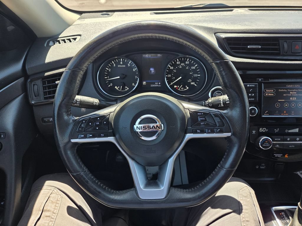 2018 Nissan Rogue SV - Photo 17