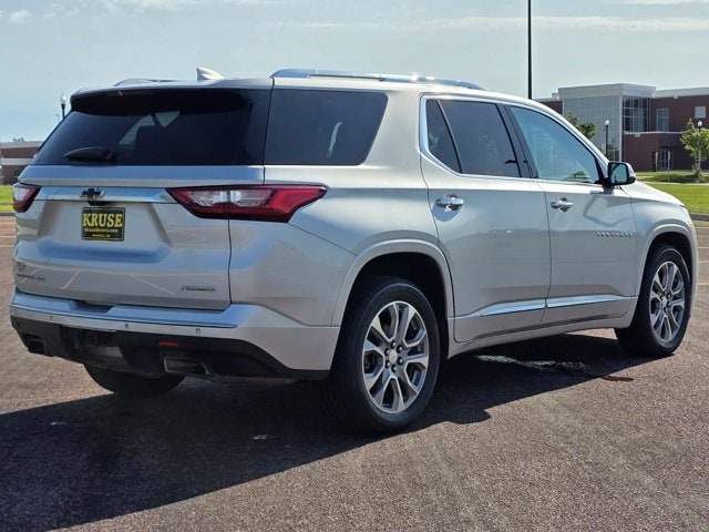 2019 Chevrolet Traverse Premier photo 2