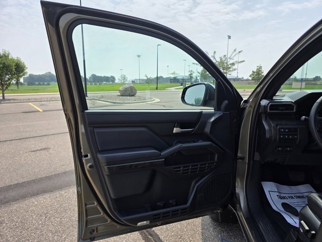 2024 Toyota Tacoma Limited photo 4