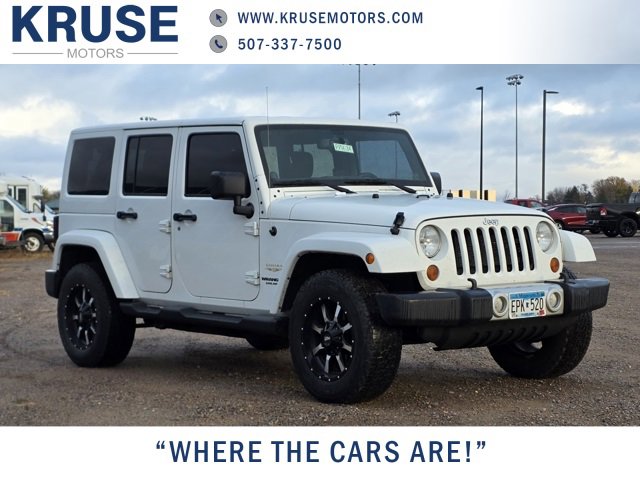 2013 Jeep Wrangler Unlimited Sahara photo 2