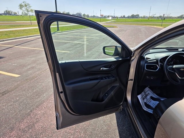2018 Chevrolet Equinox LT photo 4