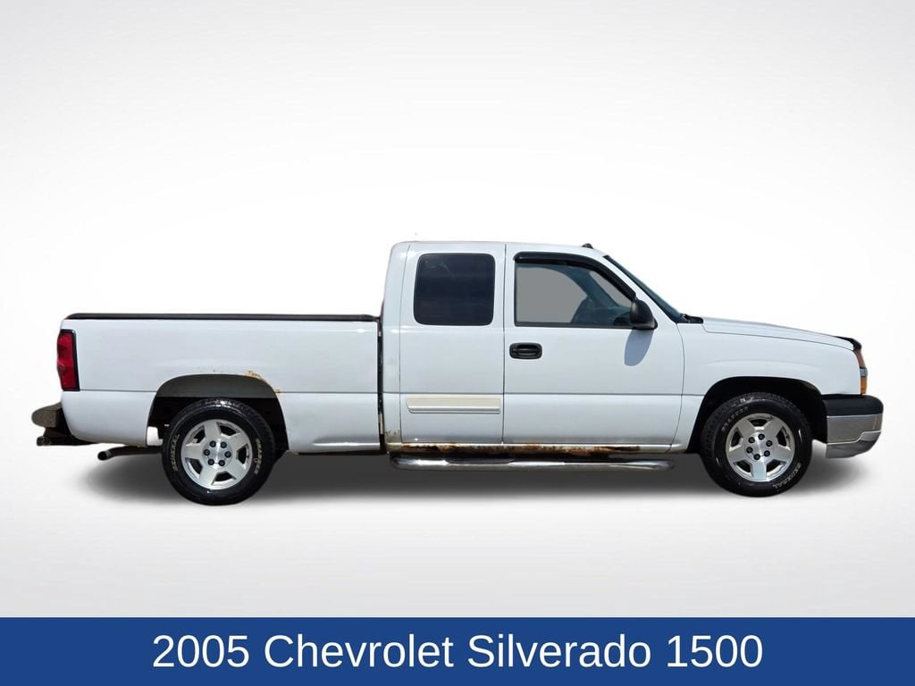 Used 2005 Chevrolet Silverado 1500 LS with VIN 2GCEC19T851320632 for sale in Marshall, Minnesota