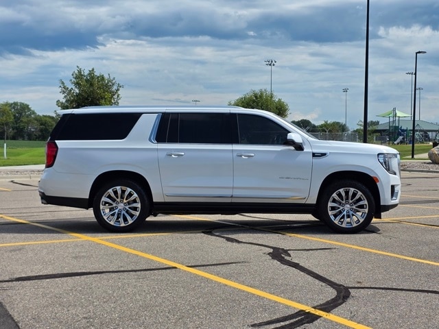 Used 2022 GMC Yukon XL Denali with VIN 1GKS2JKL0NR213926 for sale in Marshall, Minnesota