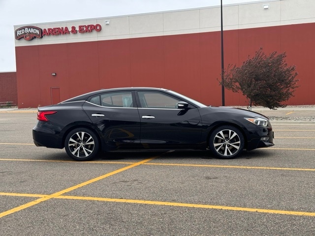 Used 2018 Nissan Maxima SL with VIN 1N4AA6AP0JC385615 for sale in Marshall, Minnesota