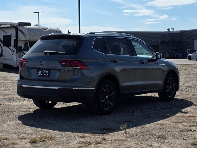 2024 Volkswagen Tiguan SE Wolfsburg Edition photo 2