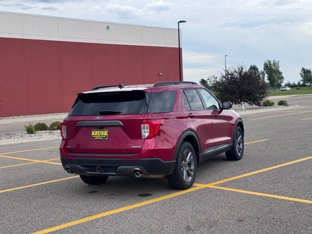 2023 Ford Explorer XLT photo 3