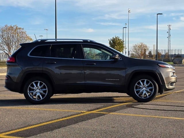 Used 2018 Jeep Cherokee Limited with VIN 1C4PJMDB9JD506418 for sale in Marshall, Minnesota