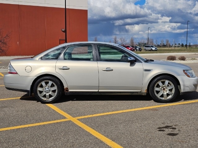 Used 2009 Ford Taurus Limited with VIN 1FAHP25W29G107309 for sale in Marshall, Minnesota